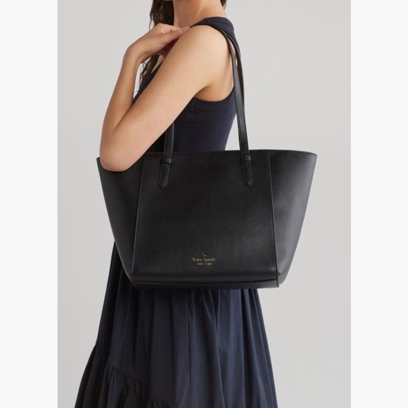 Kate Spade hand bag🖤 - Picture 1 of 7